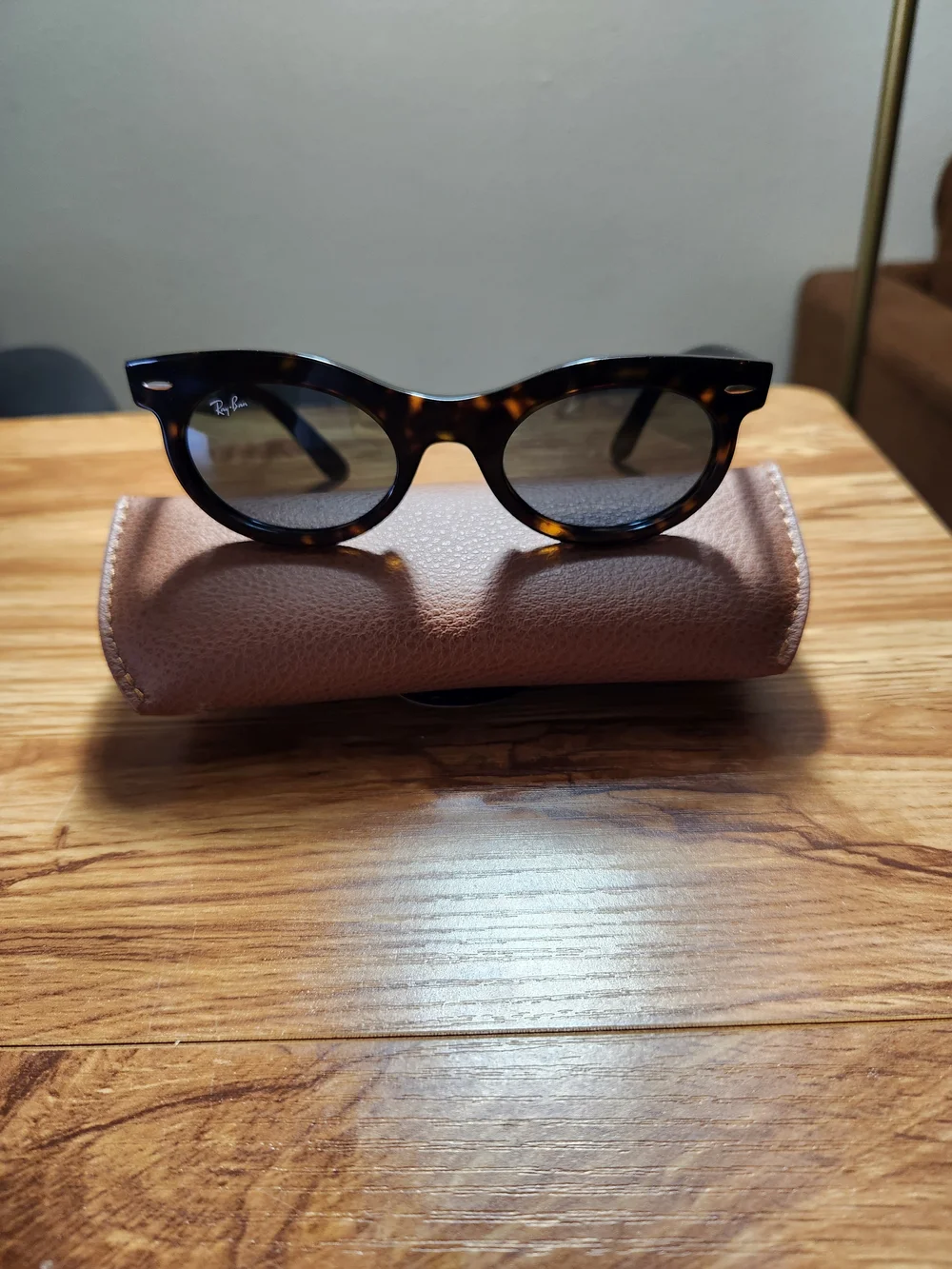 Brand New Ray-ban Oval Wayferer Sunglasses for Women